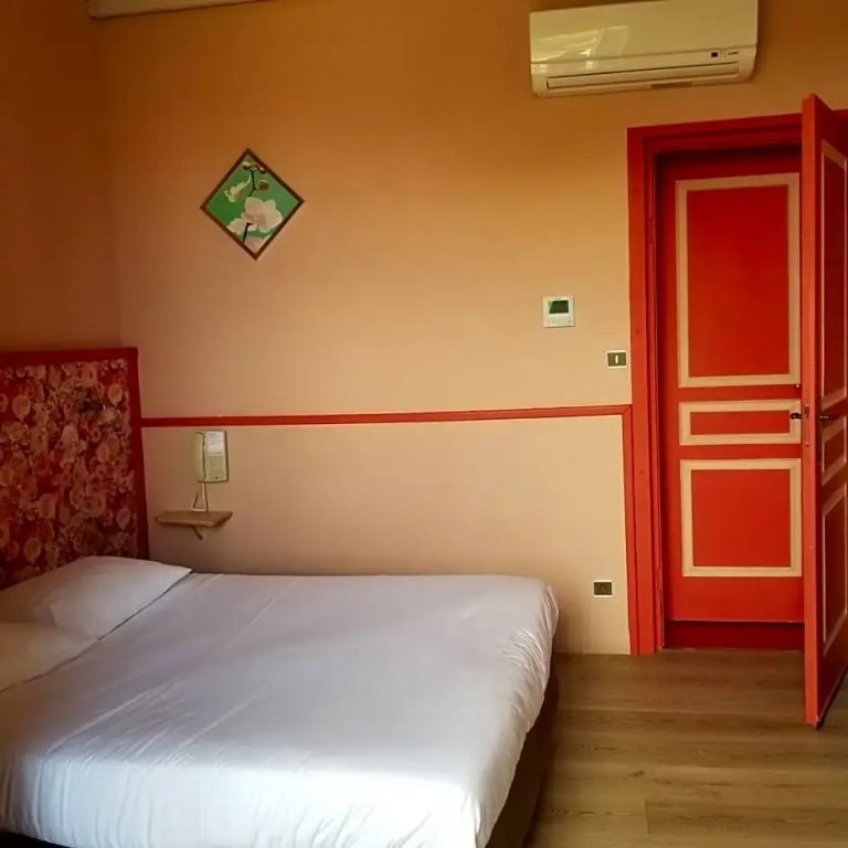 Economy room