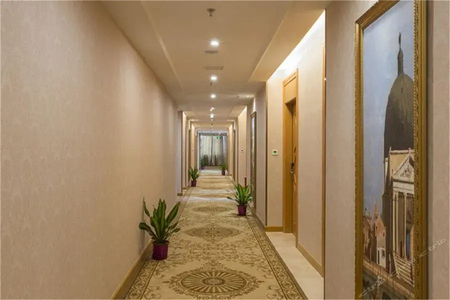 Lobby & Reception