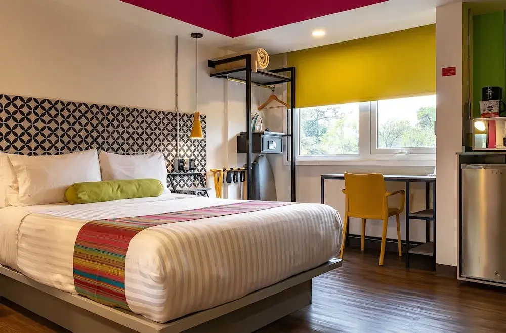 Double Suite (full double bed)