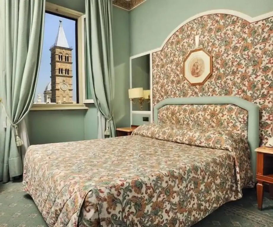 Deluxe Double with View room (full double bed)