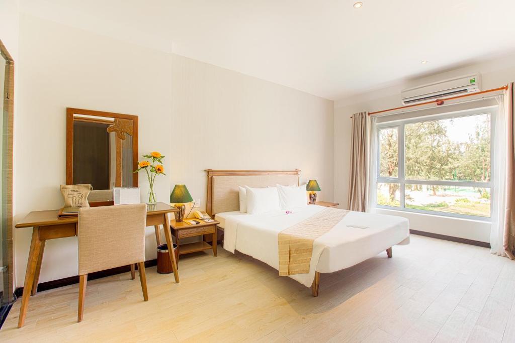 Sandy Beach Non Nuoc Resort Danang