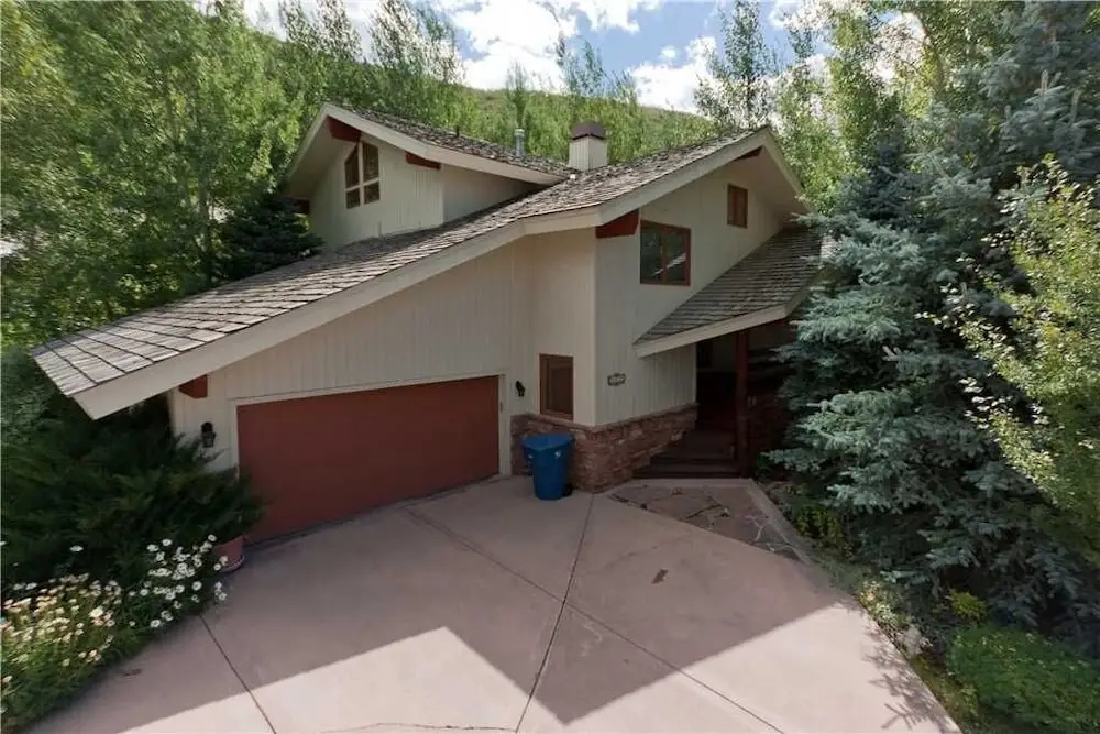 2422 Queen Esther Drive 5 Bedroom Home