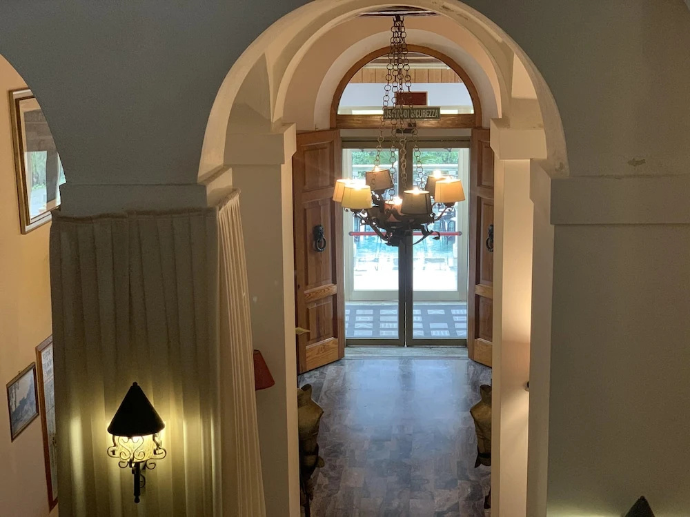 Hotel photo 12
