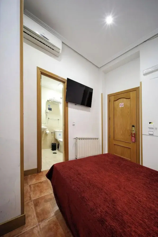 Economy Double room (full double bed)
