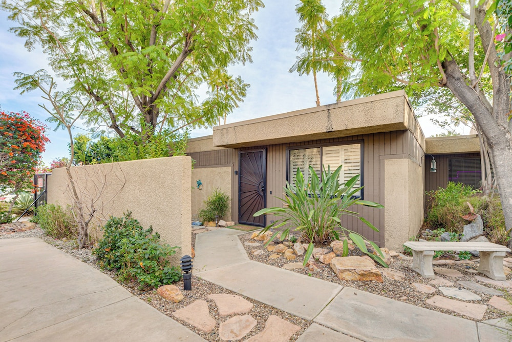 2 Mi to Dtwn! Snowbird Gem w/ Pool in Palm Springs