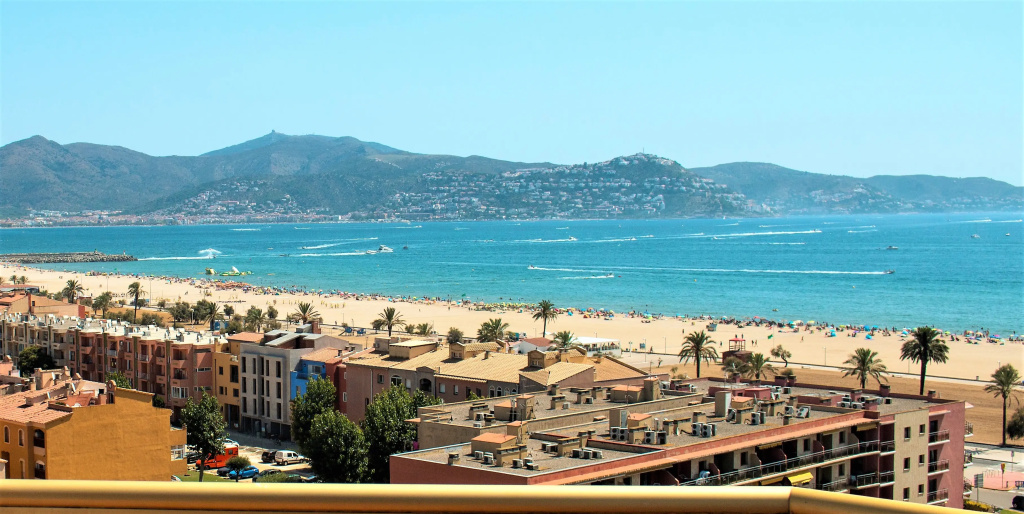 Beach & Waterfront