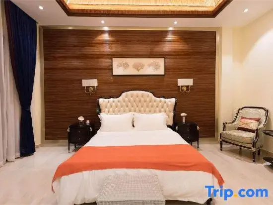 4 Bedrooms Royal Villa