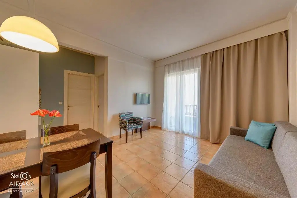 Apartment with garden view