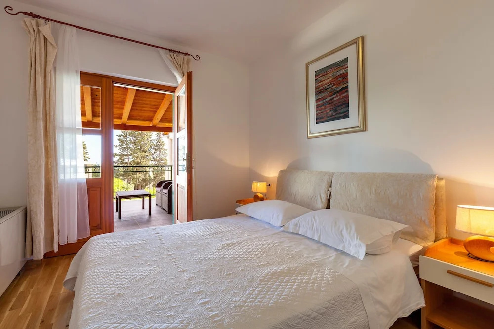4 Bedrooms Villa with balcony and with sea view