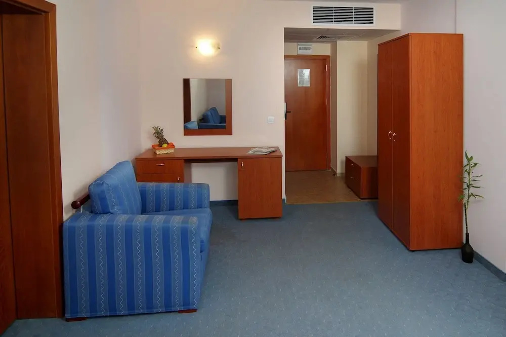 Lobby & Reception