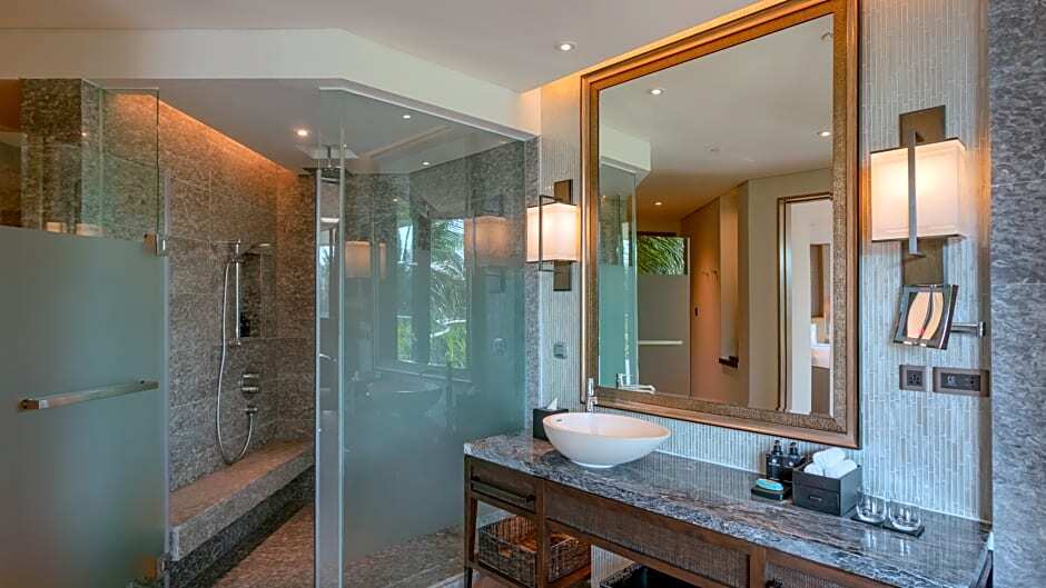 Intercontinental Phu Quoc Long Beach Resort