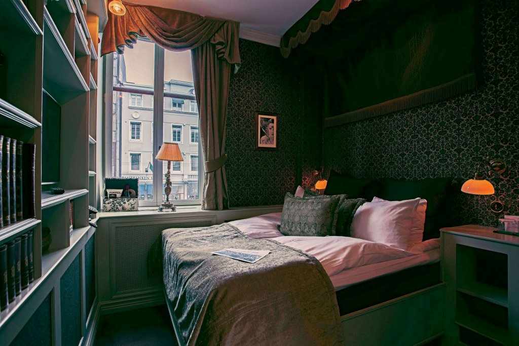 Hotel Pigalle picture