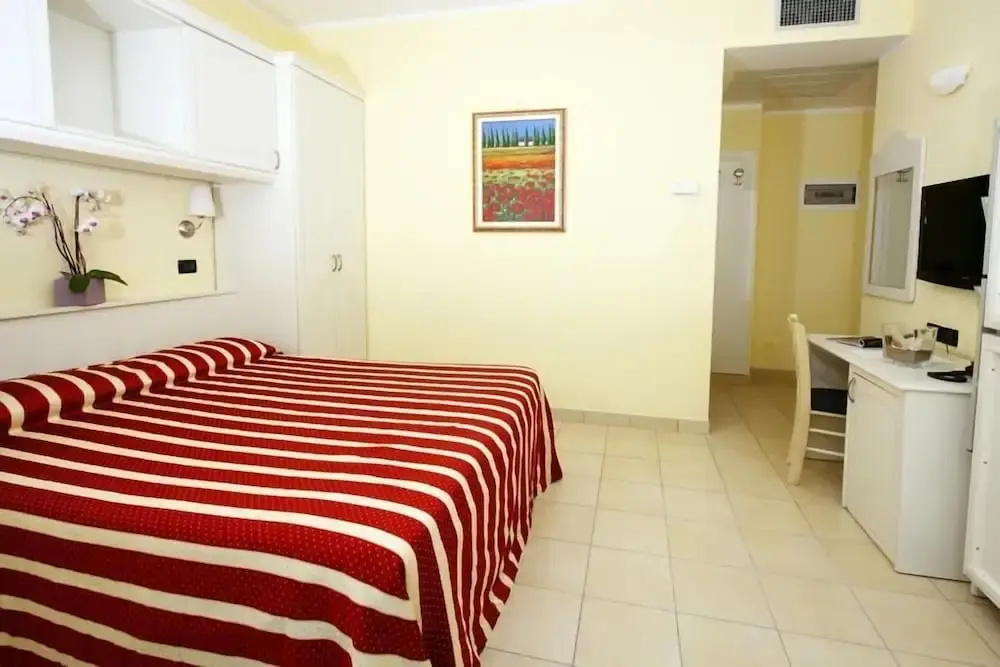 Standard Triple room with balcony