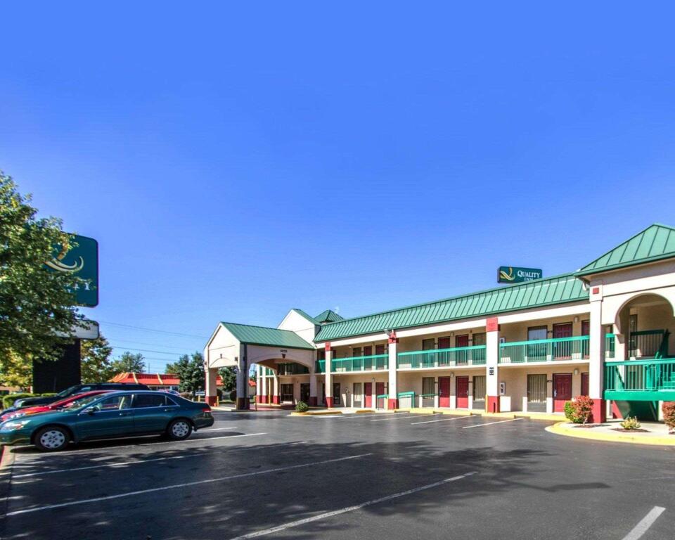 Quality Inn Oak Grove/ Fort Campbell image