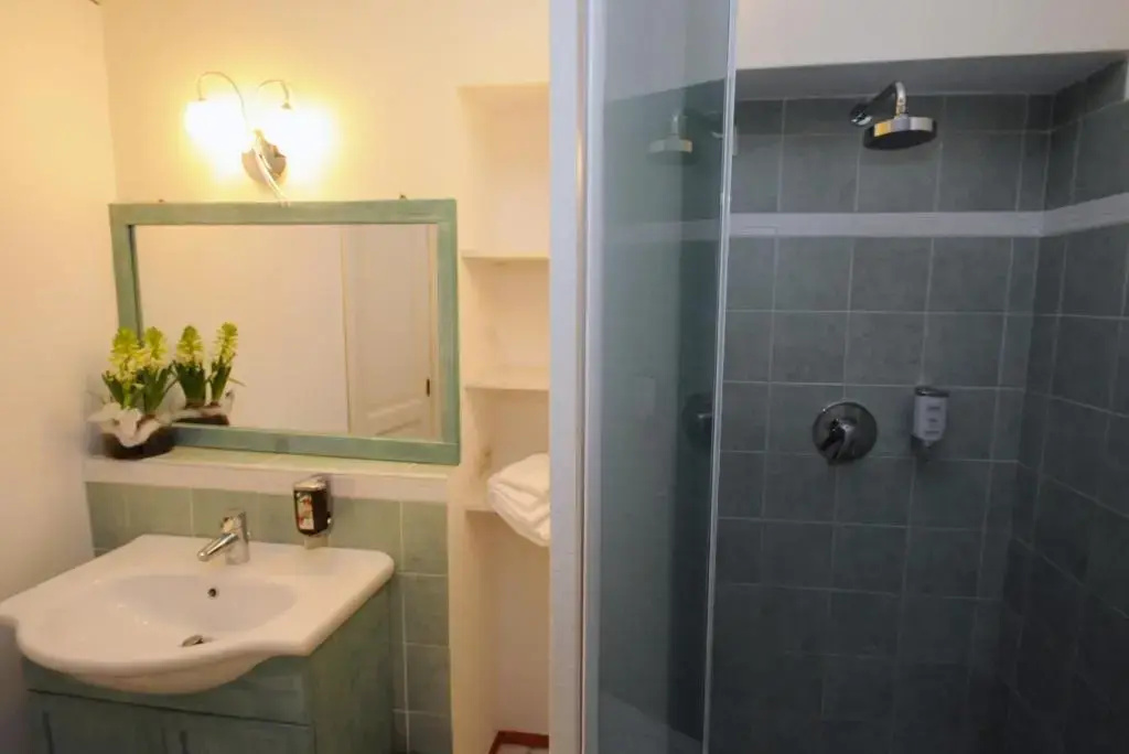 2 Bedrooms Cottage