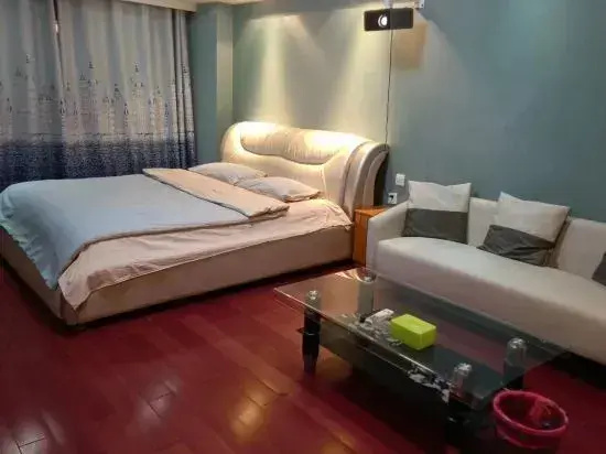 Huakai Banxia Apartment (Wanda Plaza Shop)