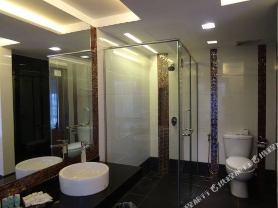 The 5 Elements Hotel