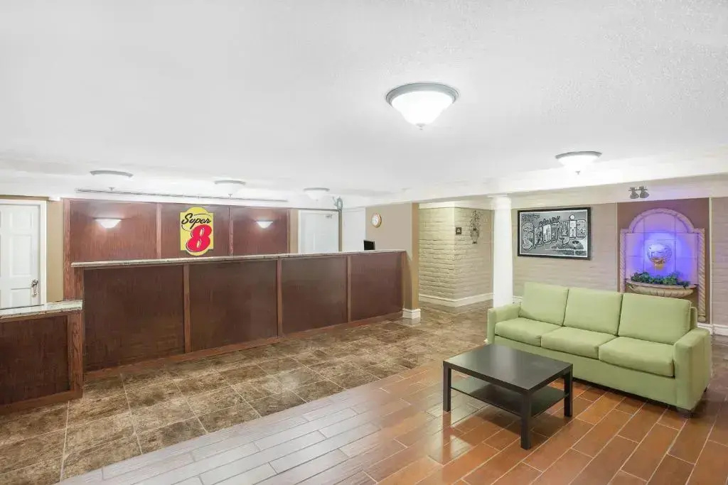 Lobby & Reception