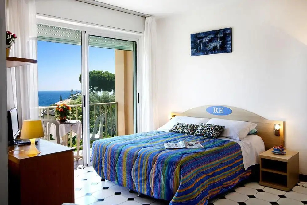 2 Bedrooms Apartment with sea view