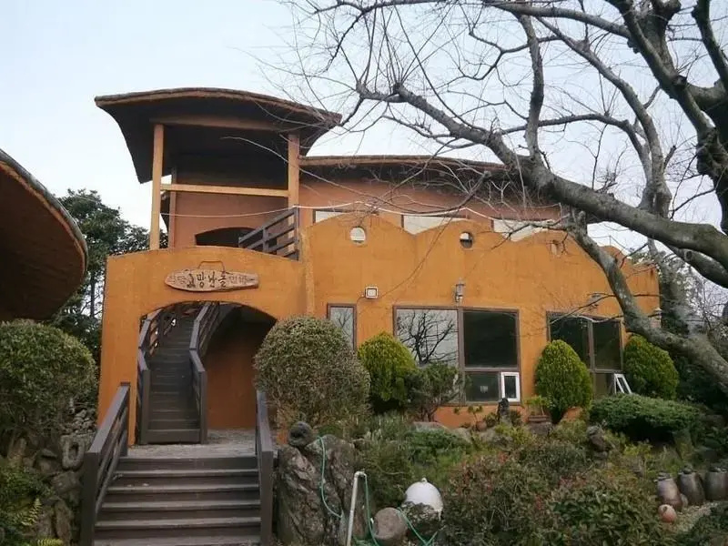 Gomangnan Dol Pension