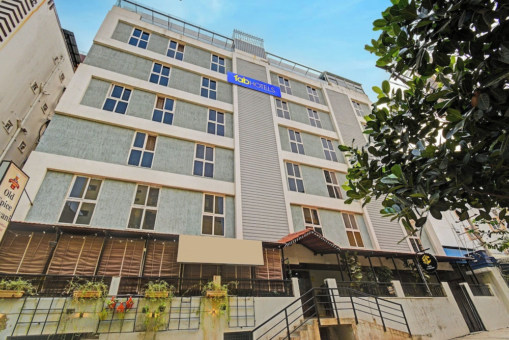 Fabhotel The Cb Grand