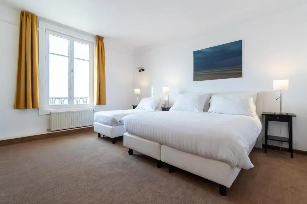 Classic Triple room with sea view