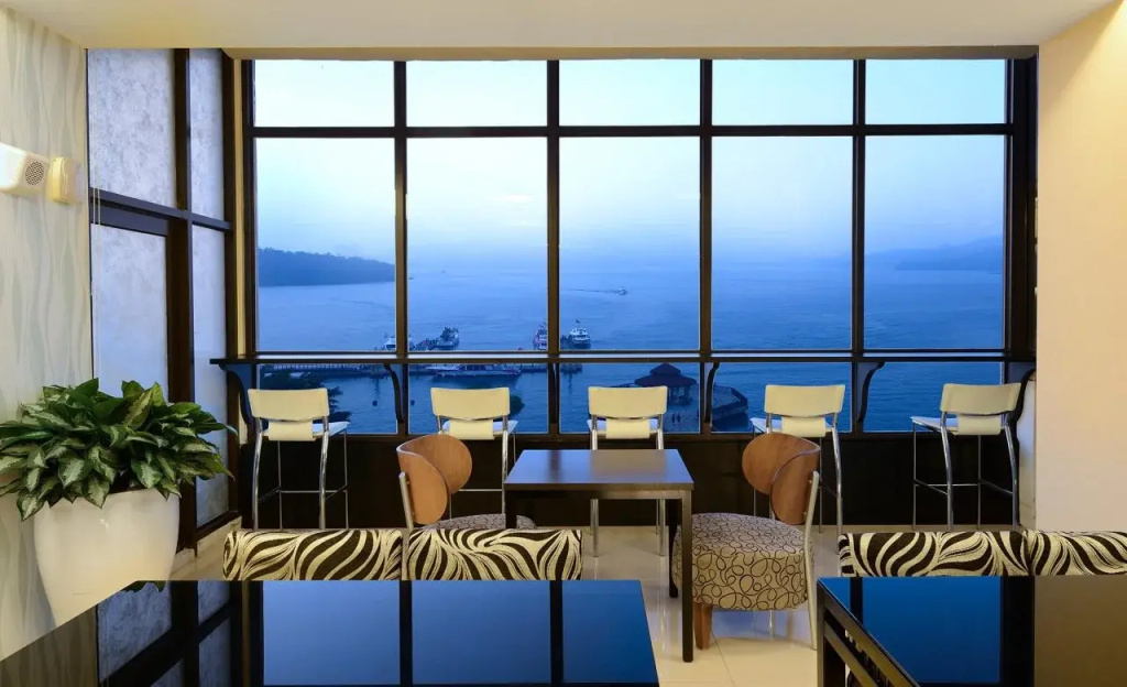 Balcony & Terrace