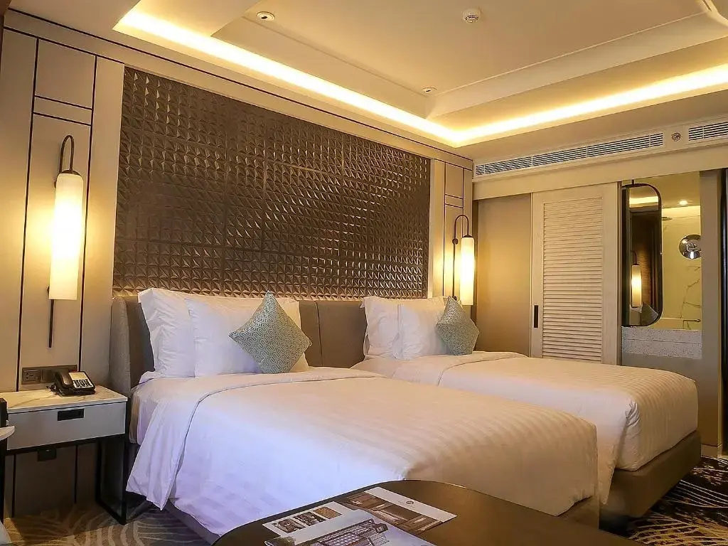 MOVENPICK SURABAYA CITY Room Type - Deluxe Double Room with City View MOVENPICK SURABAYA CITY Room Type - Deluxe Double Room with City View