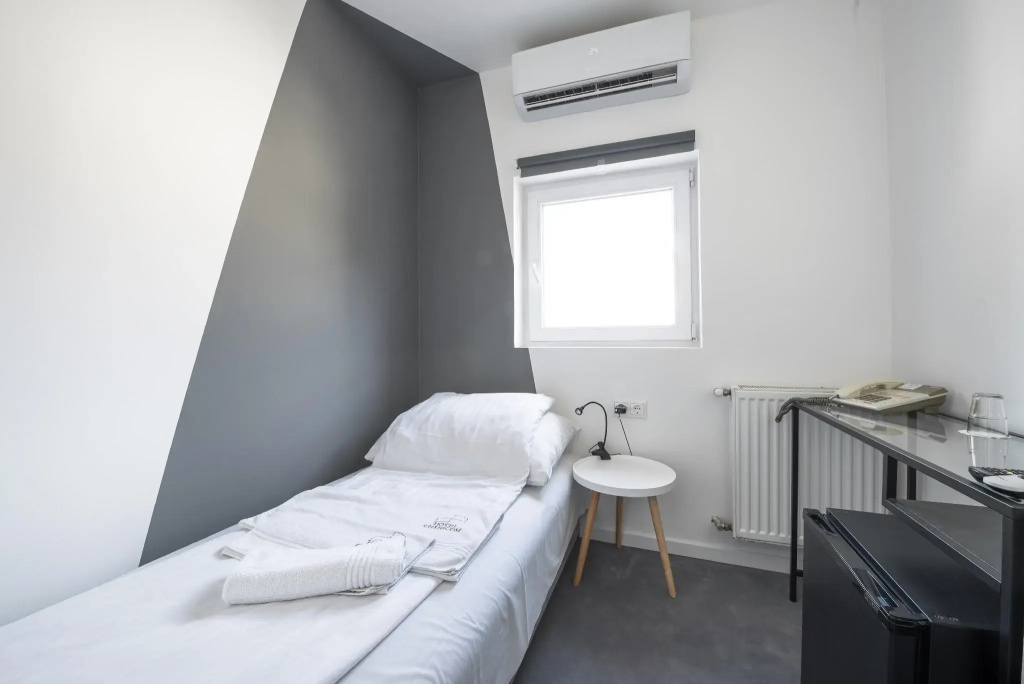 Compact Single room