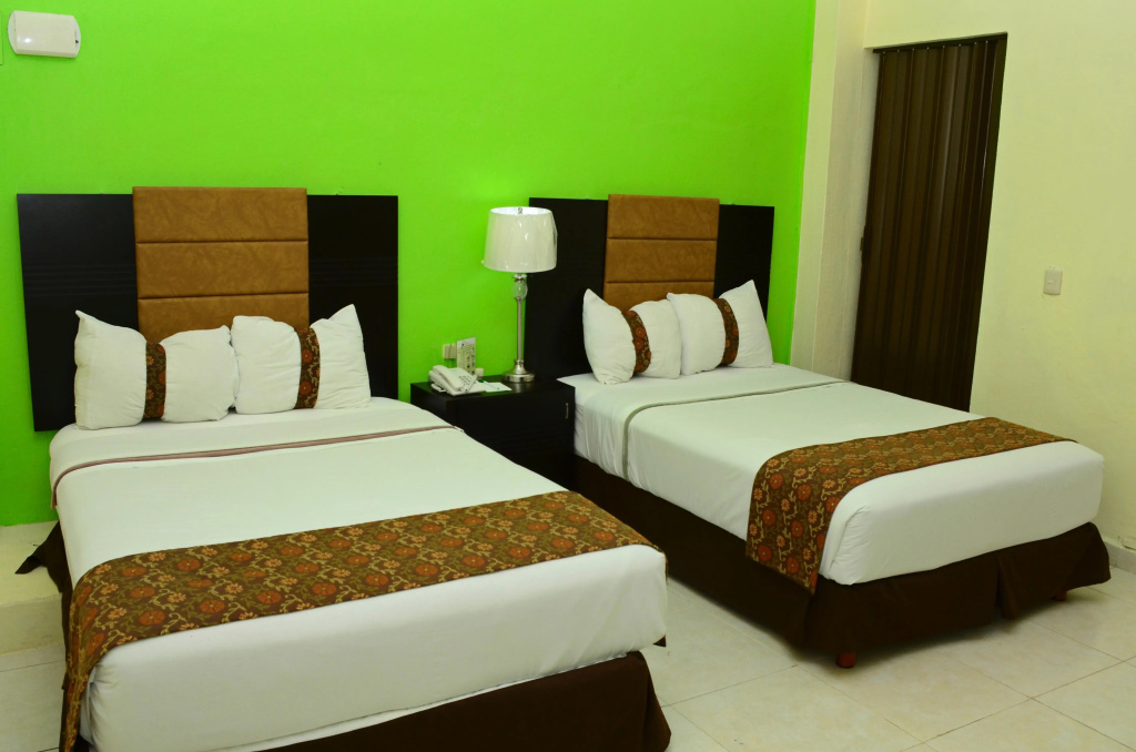 Hotel Esmeralda's — 5
