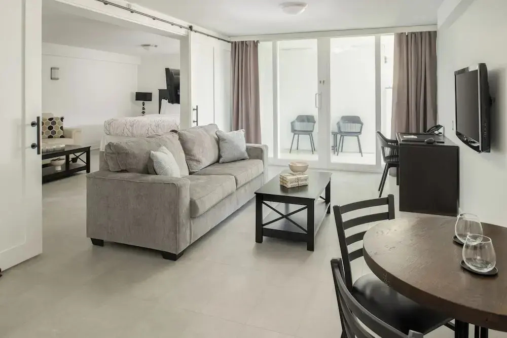 Deluxe Suite