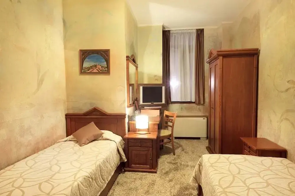 Standard Double room (twin beds)