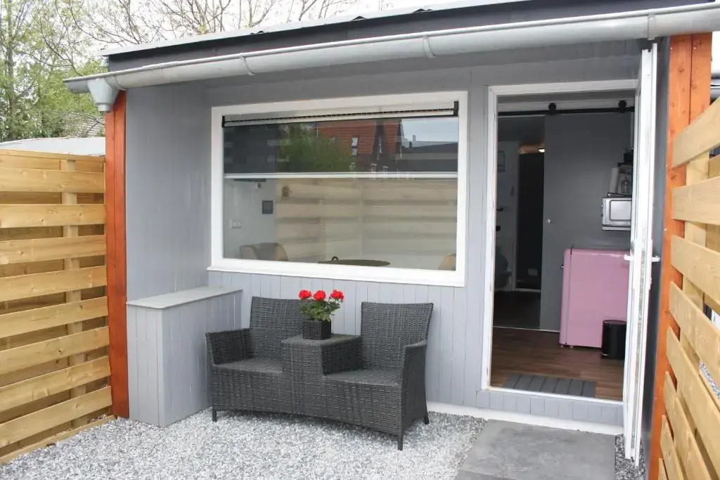 Deluxe Double room (full double bed)