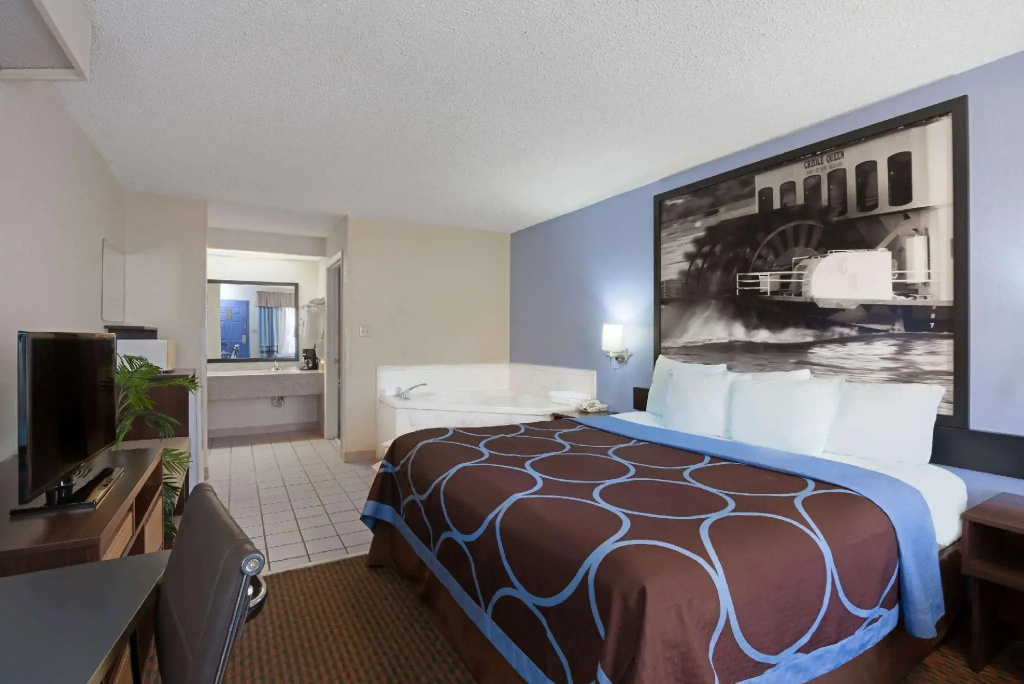 Double Suite (full double bed)