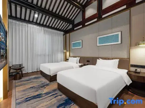 Standard room with river view