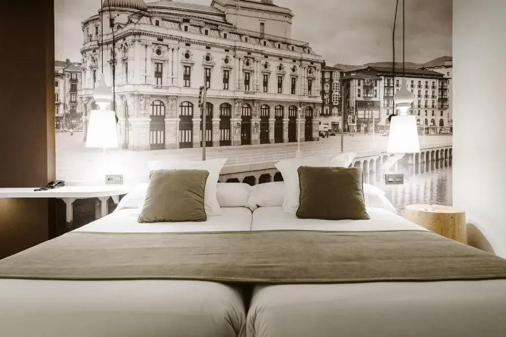 Double room (full double bed)