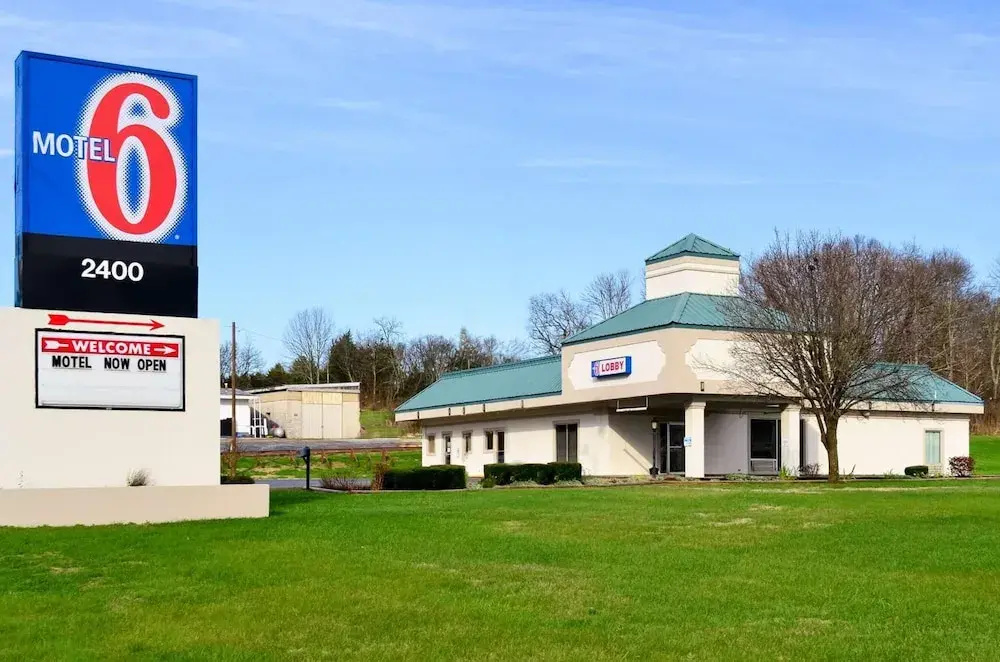 Motel 6 Pulaski, TN