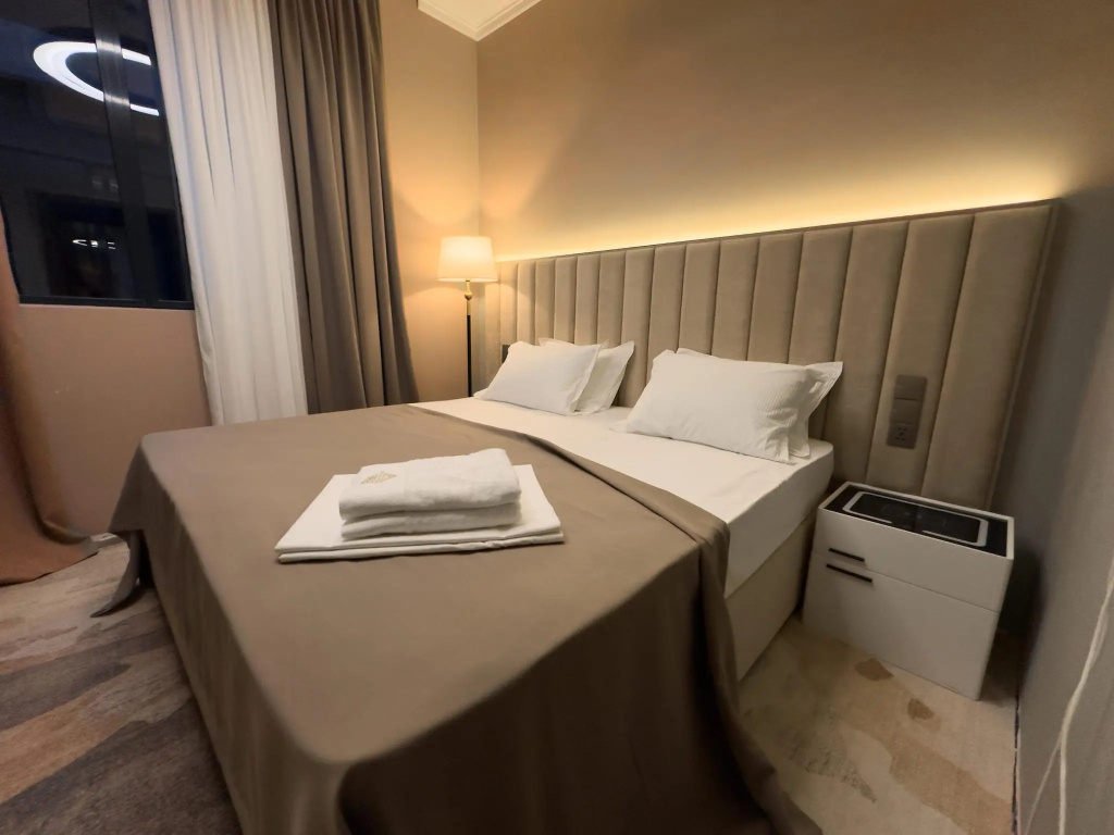 Standard Atrium room