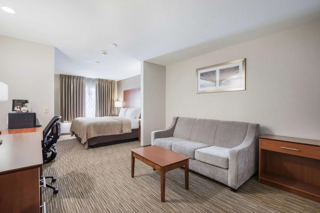 Double Suite (full double bed)