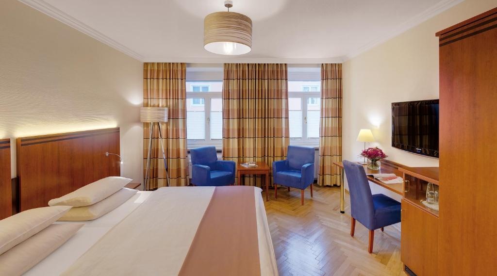 Classic Double room (full double bed)