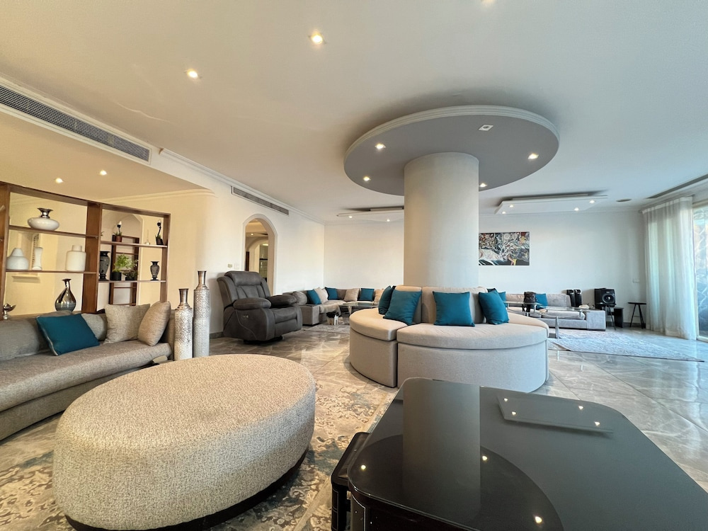 ELITE Premium 3 En-Suites Nile Residence