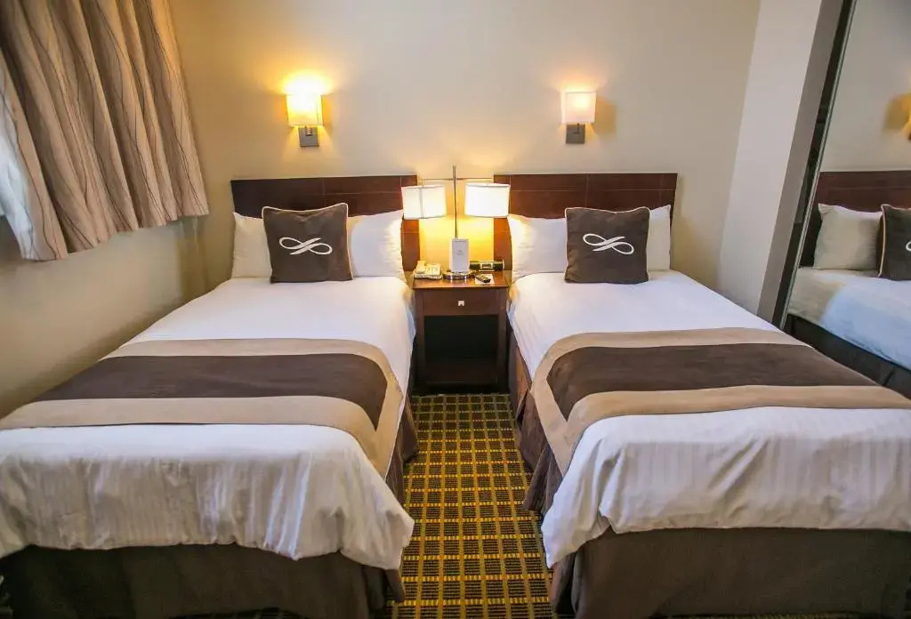Pointe Plaza Hotel Room Type - King Suite