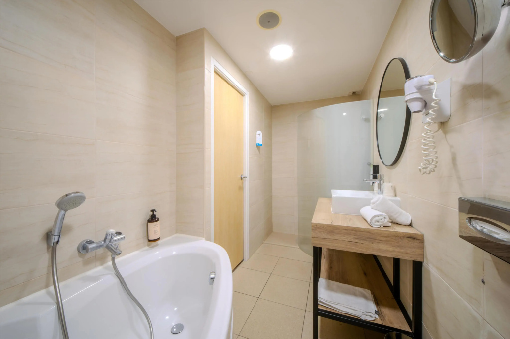 Campanile Montpellier Ouest - Chambres