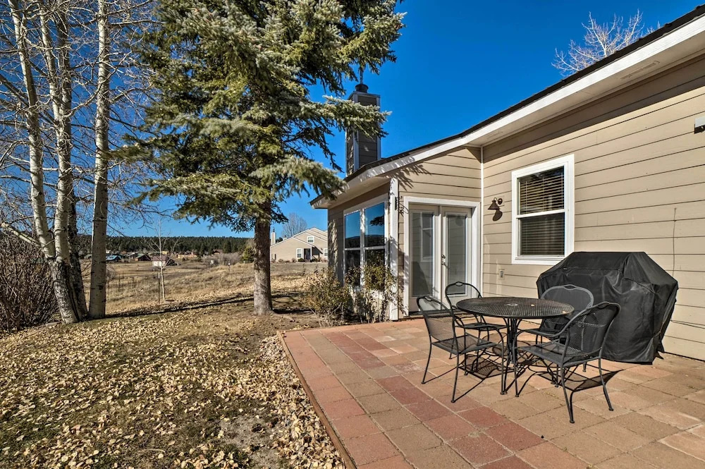 Pagosa Springs Getaway w/ Patio & Lake Views!