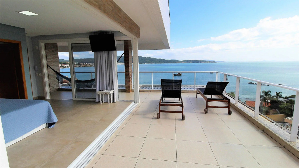 Beach & Waterfront