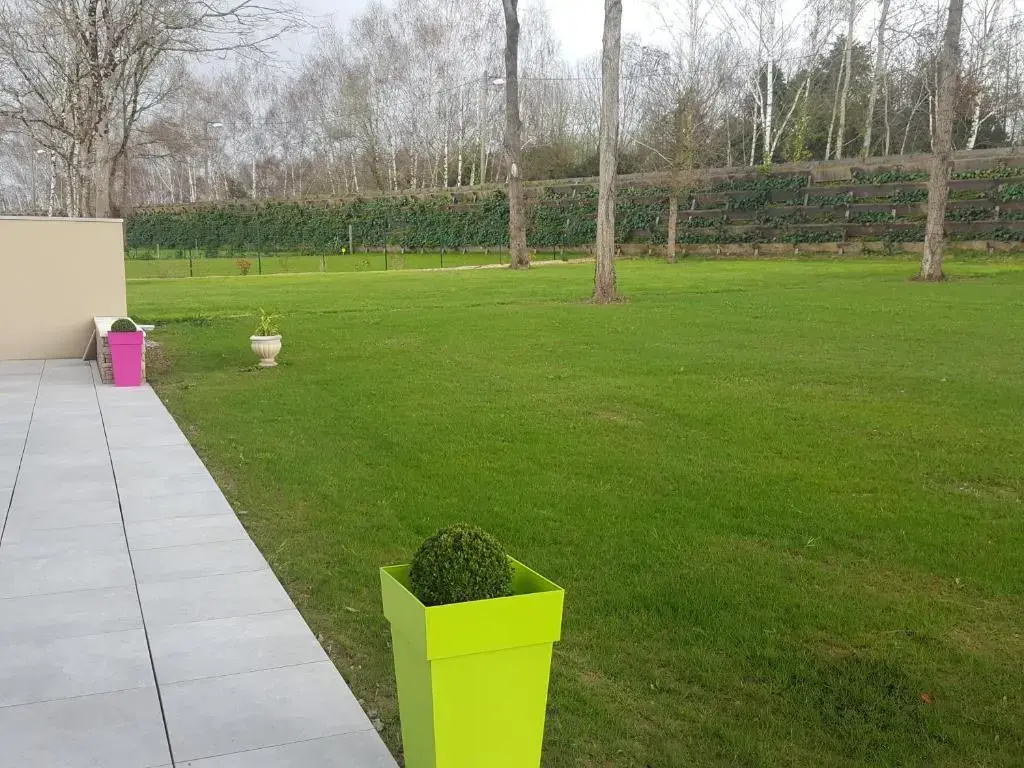Standard Double room with garden view (full double bed)