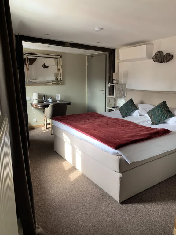 Au Cheval Blanc Hôtel et Restaurant - Chambres