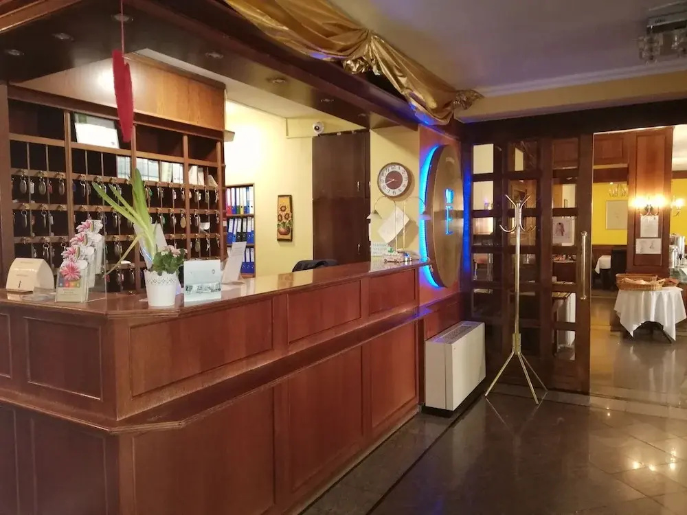 Lobby & Reception