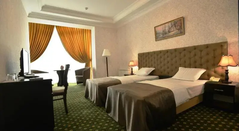 Gloria Hotel Room Type - Double Double Standard