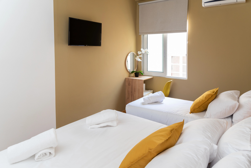 . Hotel Tier